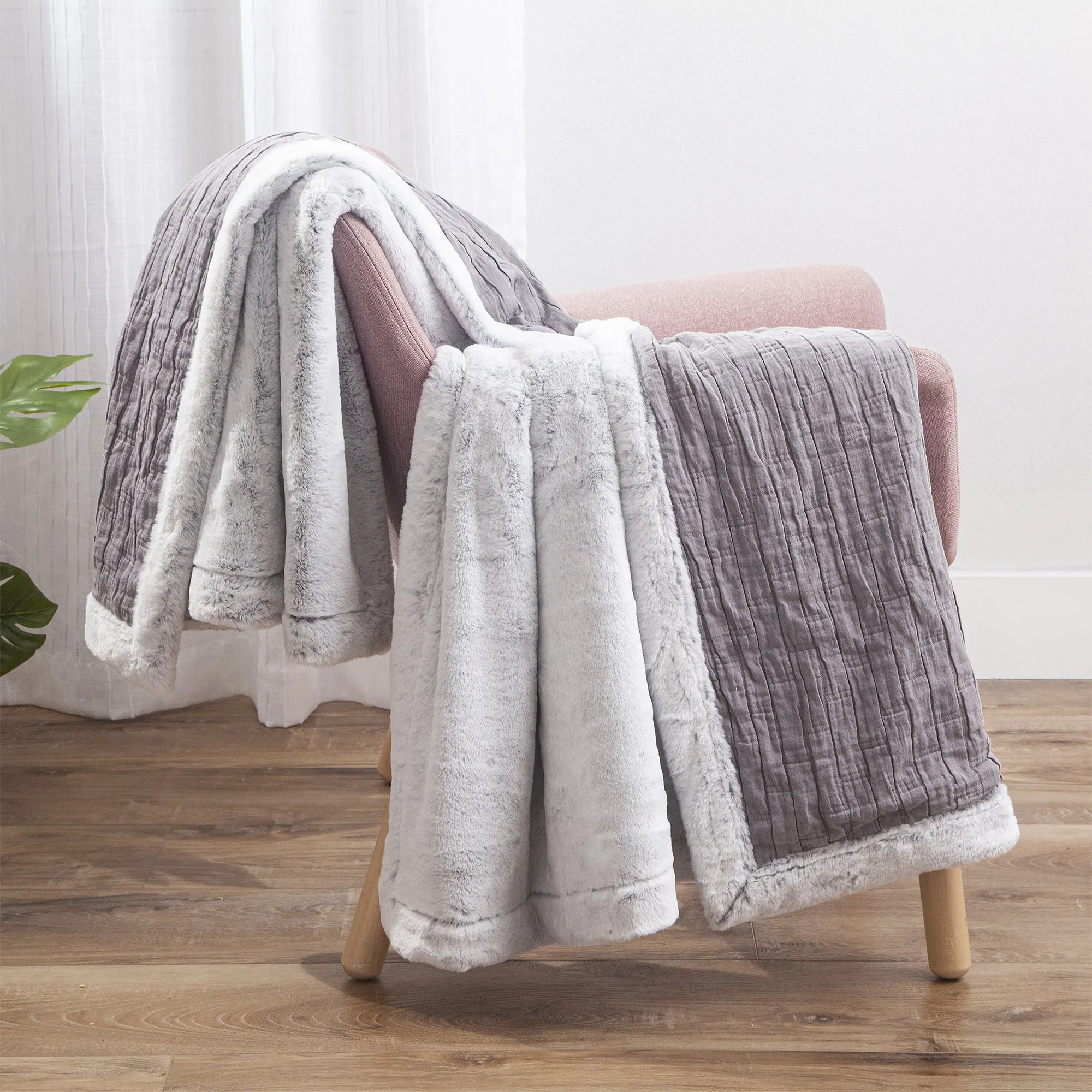 Down Linens Matelassé Throw