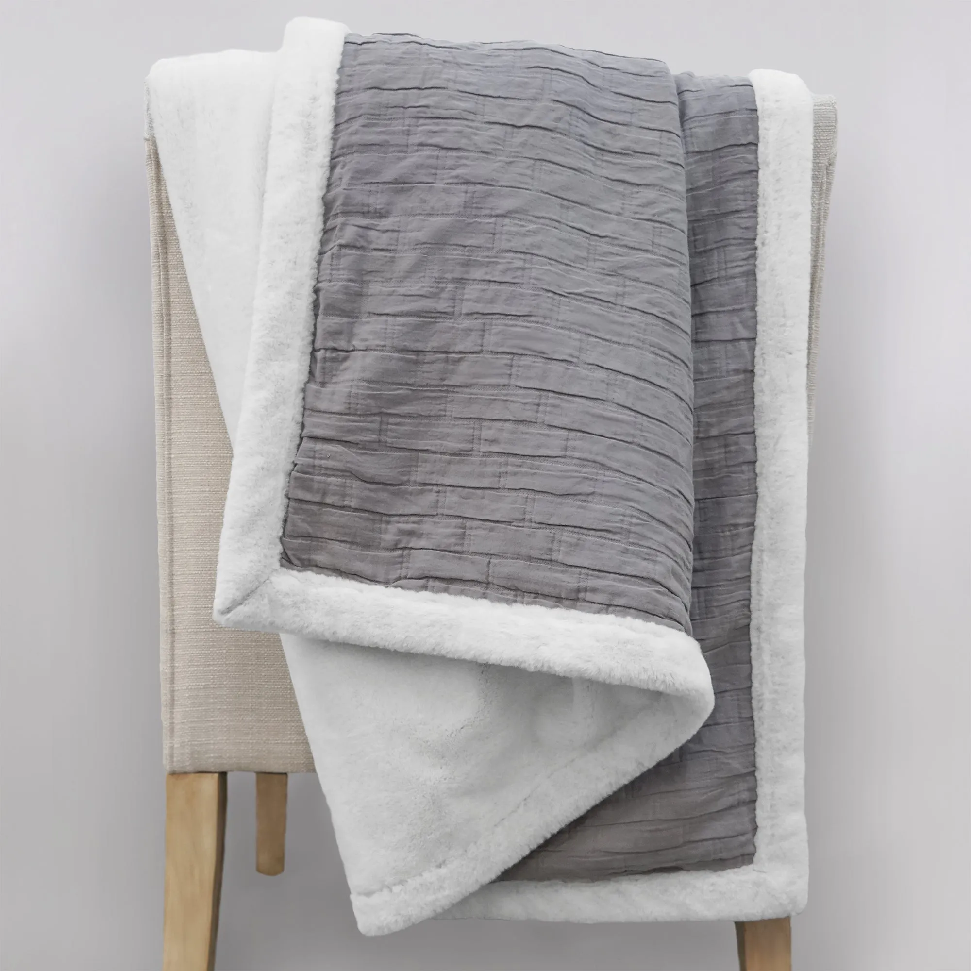 Down Linens Matelassé Throw