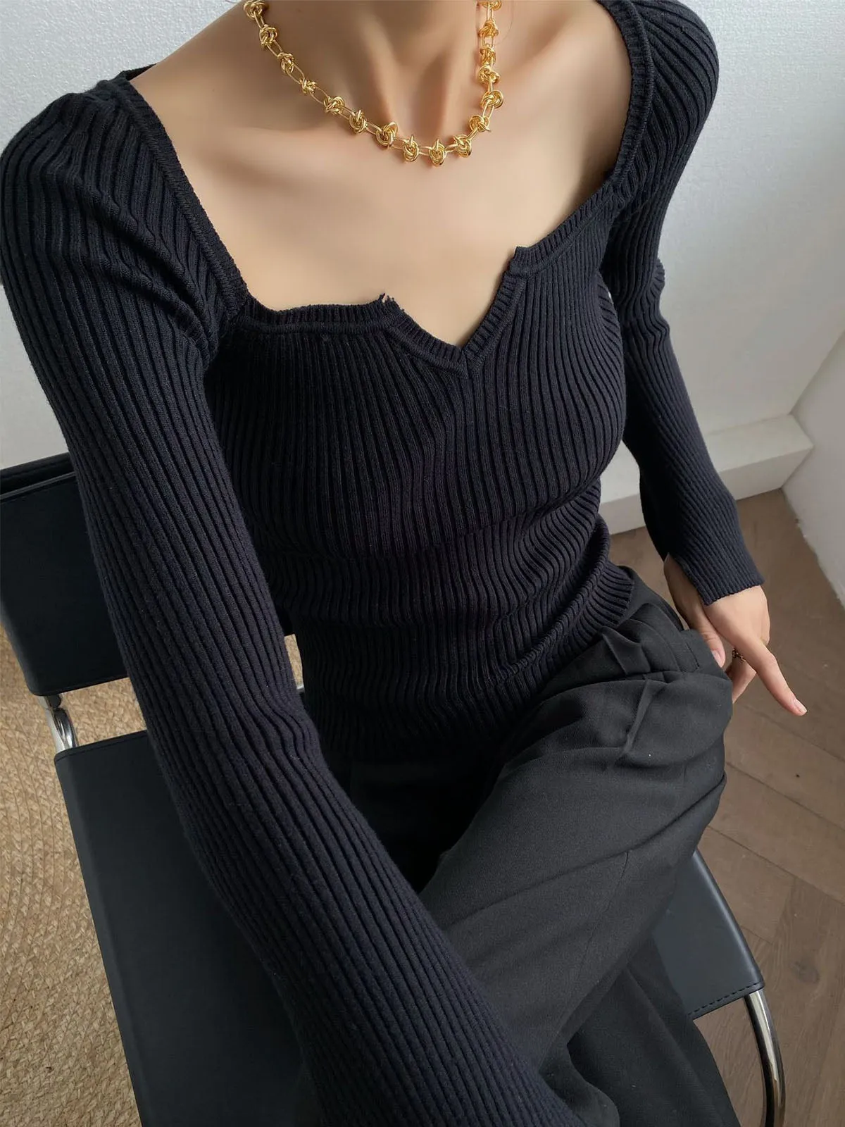 French Vintage Hepburn-Style Square Neck Sweater with Bell Sleeves - Sensual Autumn Top