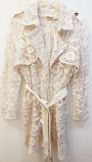 *NEW WITH TAG - EXQUISITE CHICO'S $199 COLLECTIBLES LIMITED EDITION LACE COAT IN PEARLIZED IVORY - ABSOLUTELY STUNNING! - WOULD MAKE A WONDERFUL CHRISTMAS OR BIRTHDAY GIFT