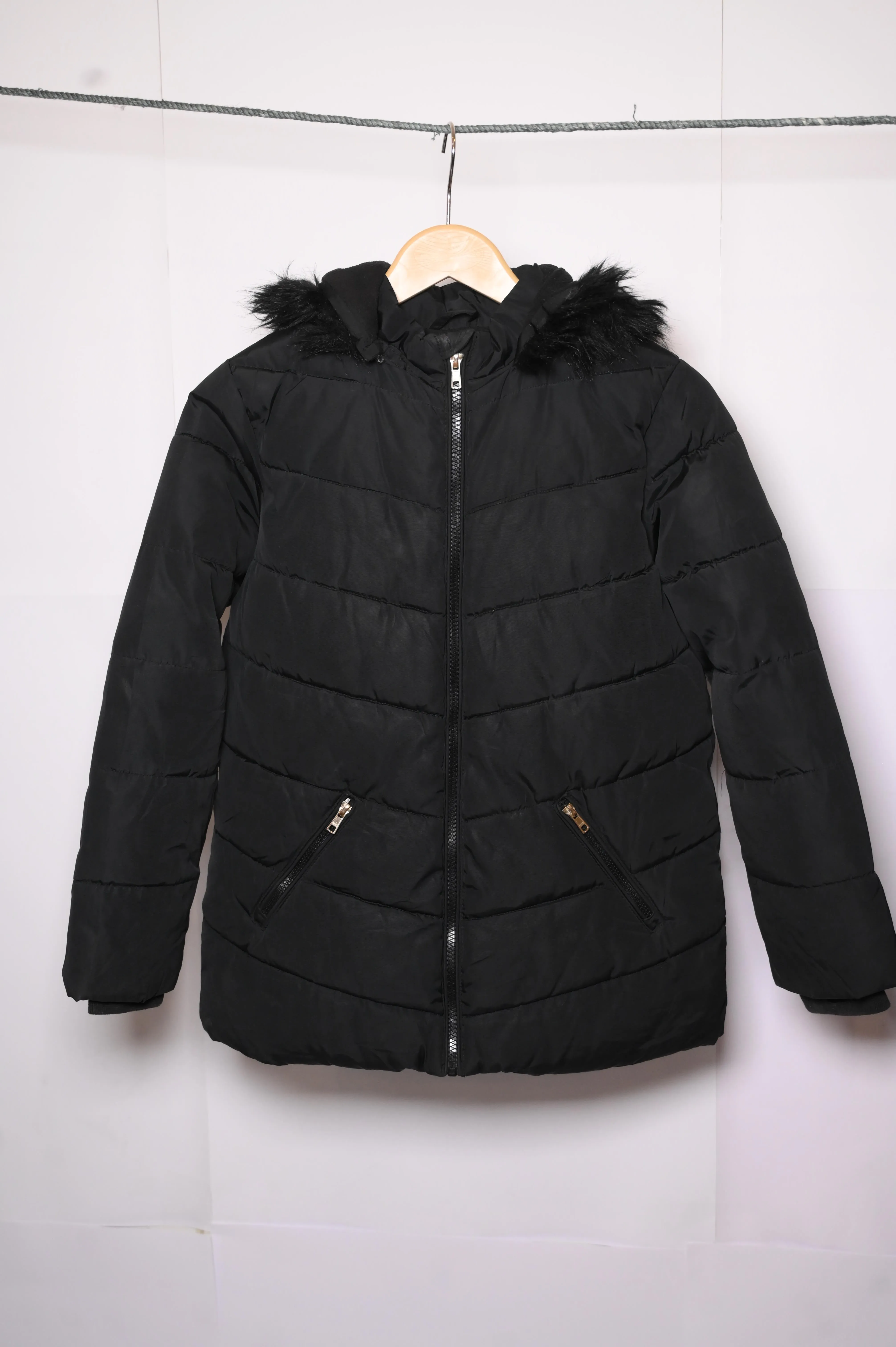 Outerwear's Black Women’s Puffer Jacket - Small