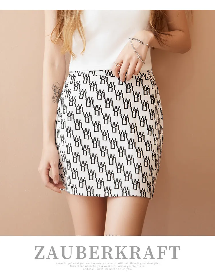 Trendy High Waist Popular Alphabets Printed Europe Women Summer A-Line Skirt Hip Flattering Skirt